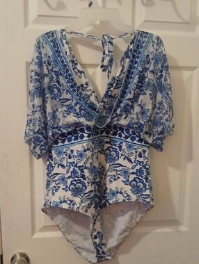 SHEIN Blue and White Floral V-Neck Swim Bodysuit